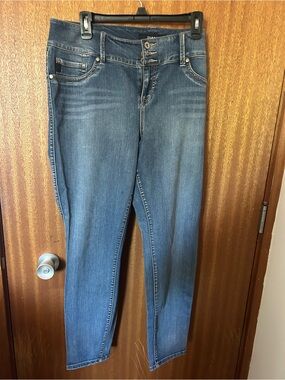 NWOT torrid Slim High-Rise Skinny Jeans in Medium Blue Wash